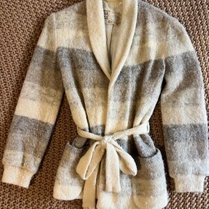 Hilda Ltd Vintage 100% Icelandic Wool Grey Cream Belted Cardigan with liner XS